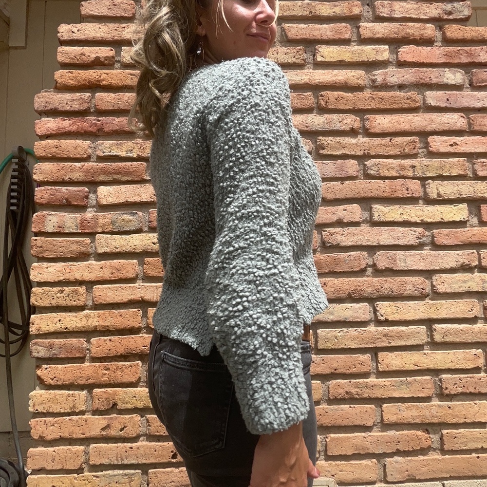 Pink Rose Women’s Teddy Crewneck Cropped sweater Size M - Picture 4 of 6